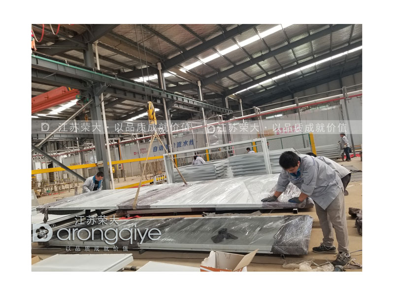 遼寧現(xiàn)代候車(chē)亭發(fā)貨圖