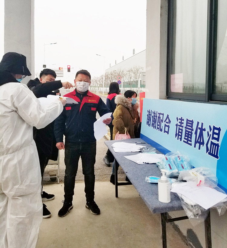 復(fù)工加防疫，榮大候車亭兩不誤配圖一