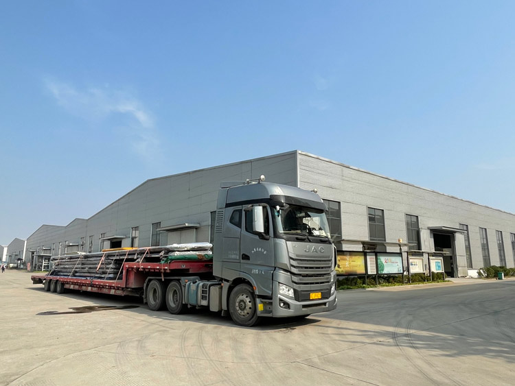 吉林省公交站臺(tái)頂棚發(fā)貨第二批