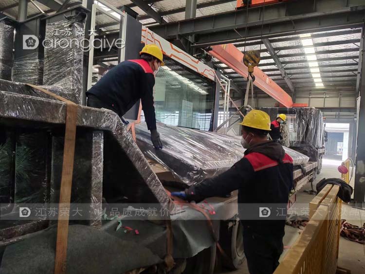 湖北智能公交站臺第三批發(fā)貨配圖一