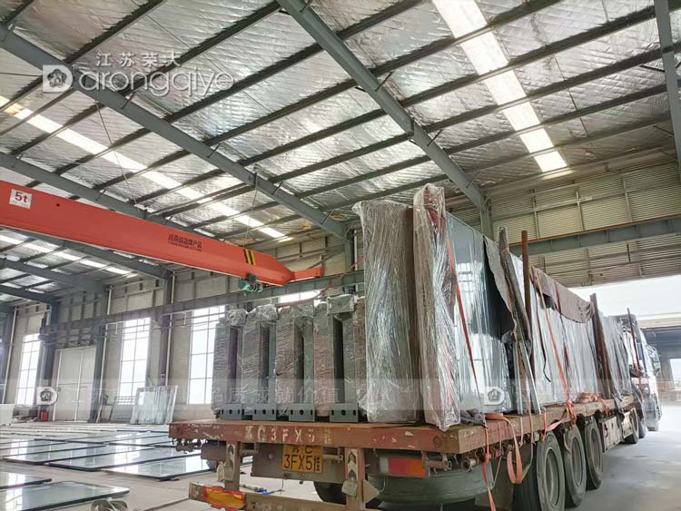 安徽智慧候車(chē)亭正在裝車(chē)